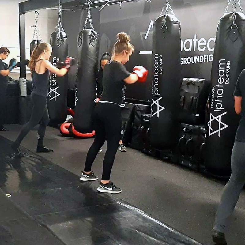 Selbstverteidigung für Frauen - Krav Maga Kurse nur für Frauen